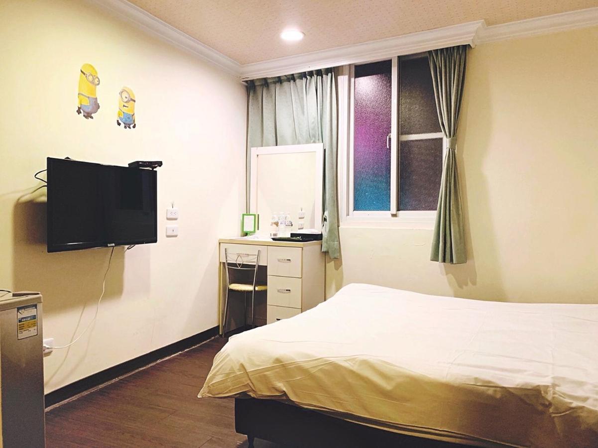 Easyinn Hotel & Hostel Tainan Exterior photo
