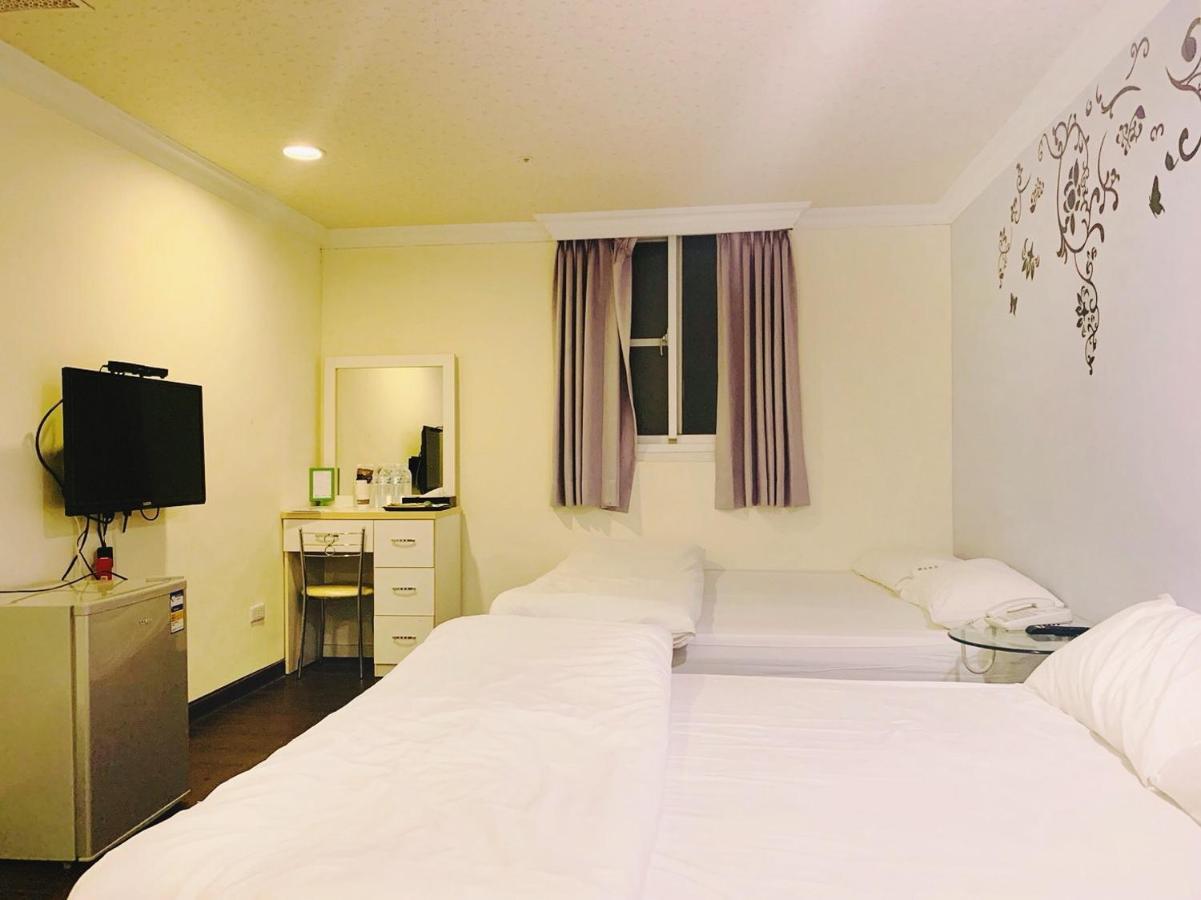 Easyinn Hotel & Hostel Tainan Exterior photo
