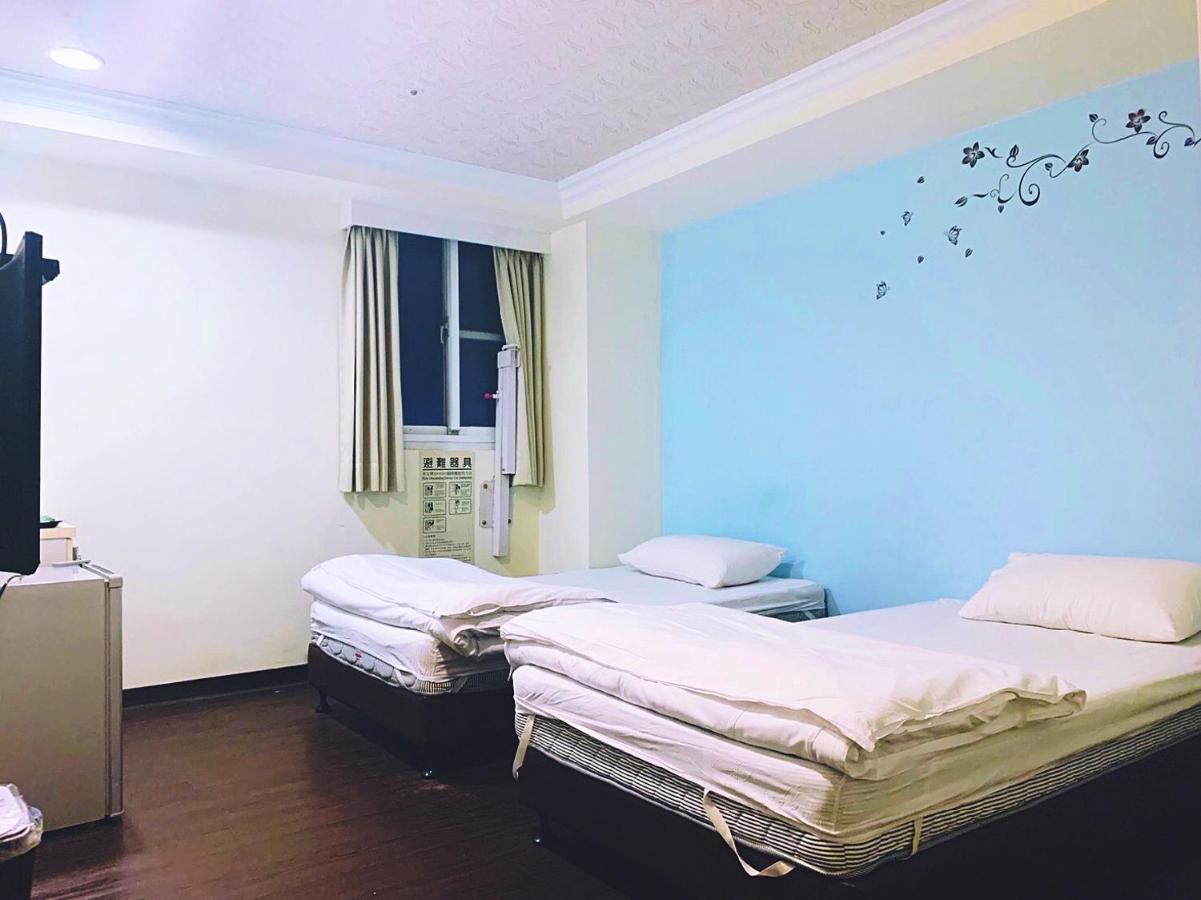 Easyinn Hotel & Hostel Tainan Exterior photo