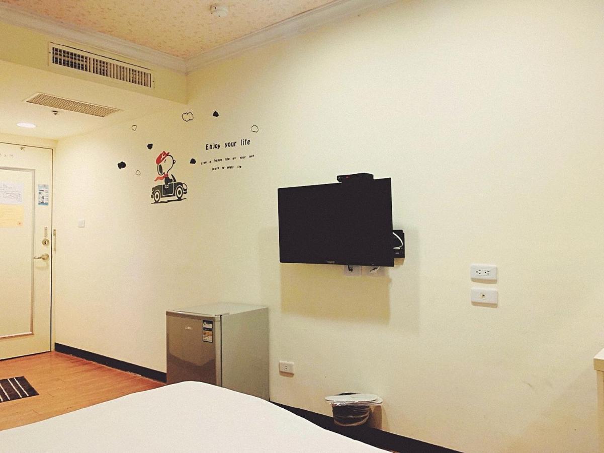 Easyinn Hotel & Hostel Tainan Exterior photo