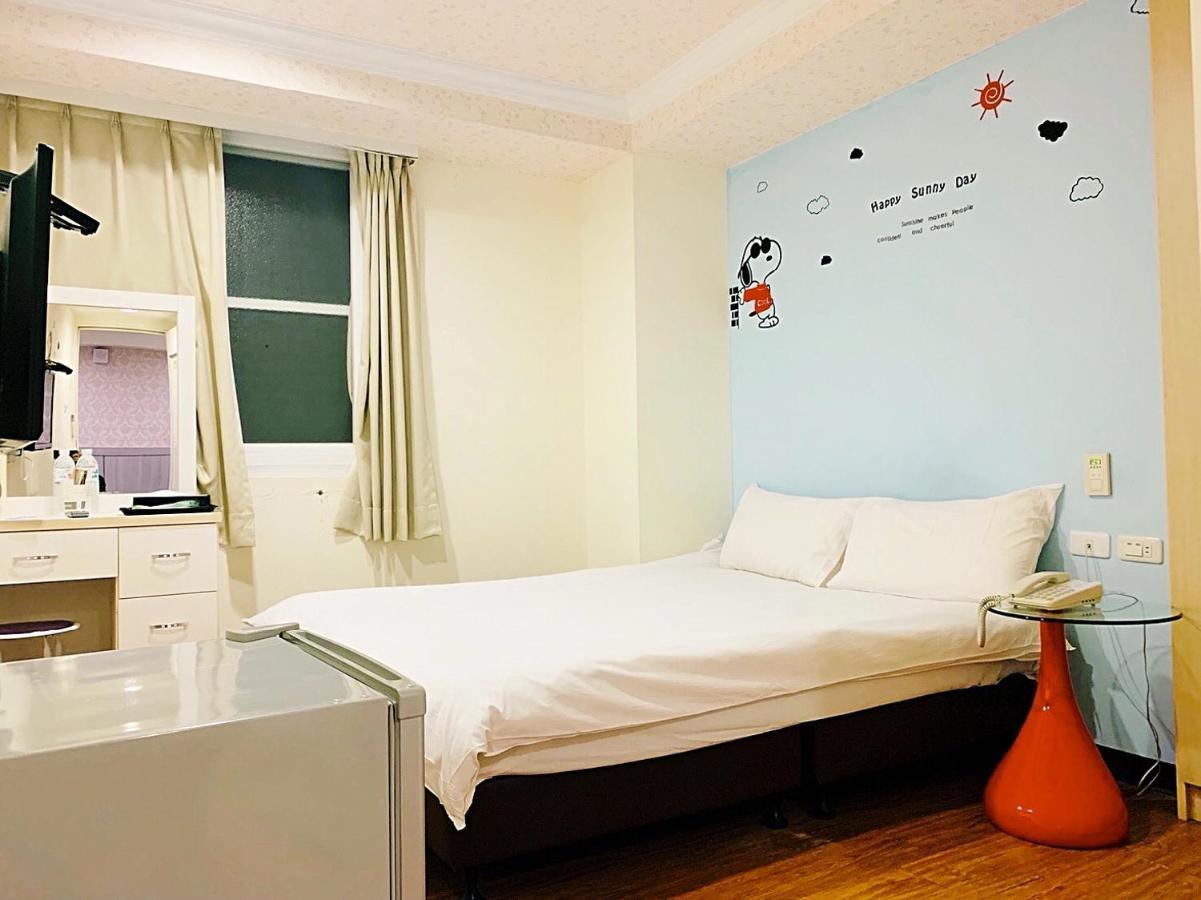 Easyinn Hotel & Hostel Tainan Exterior photo