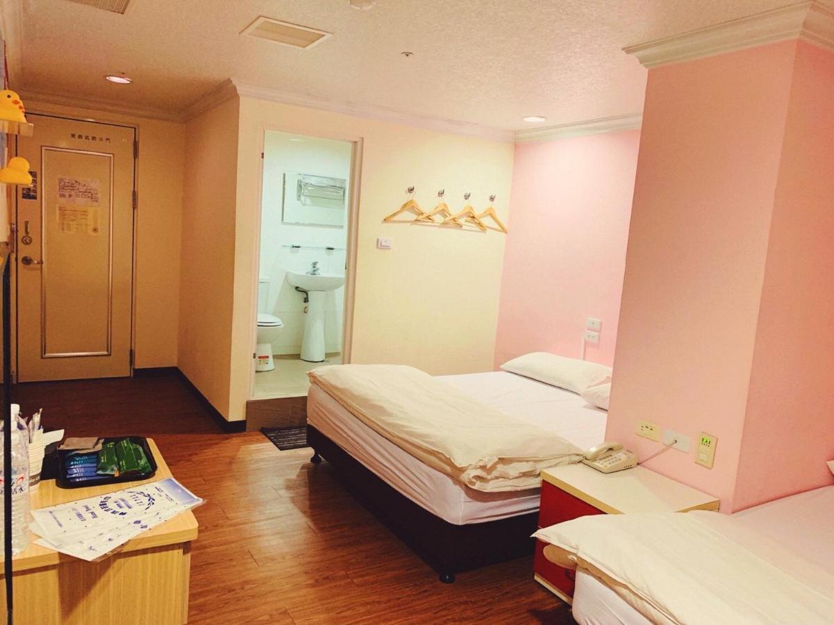 Easyinn Hotel & Hostel Tainan Exterior photo