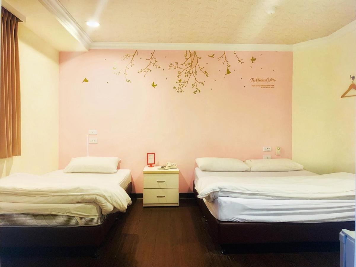 Easyinn Hotel & Hostel Tainan Exterior photo