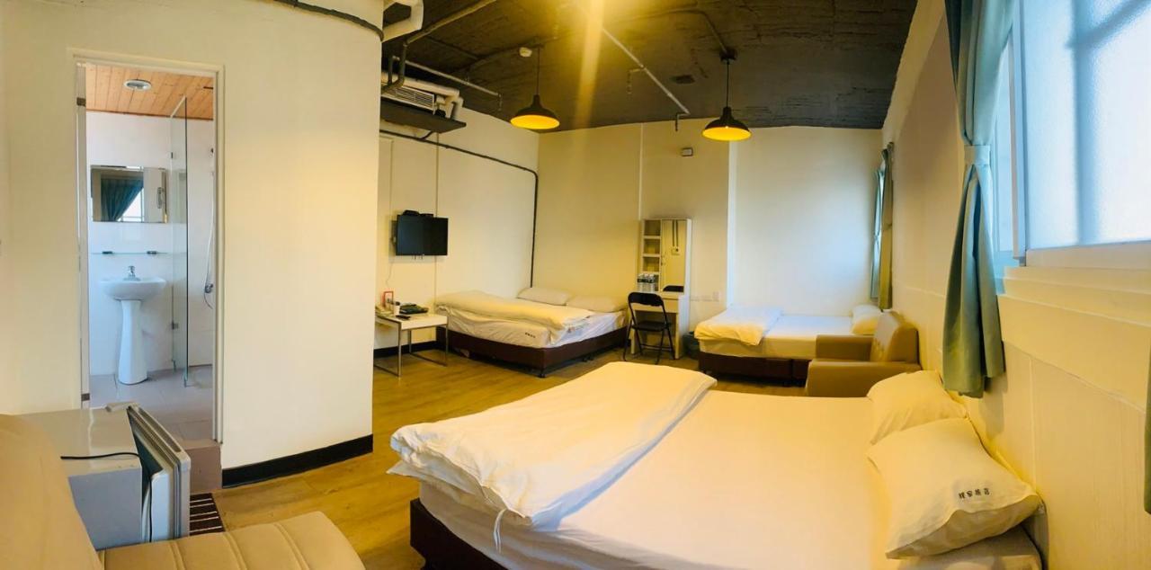 Easyinn Hotel & Hostel Tainan Exterior photo