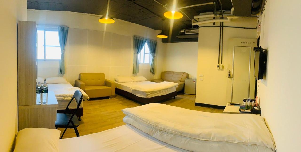 Easyinn Hotel & Hostel Tainan Exterior photo