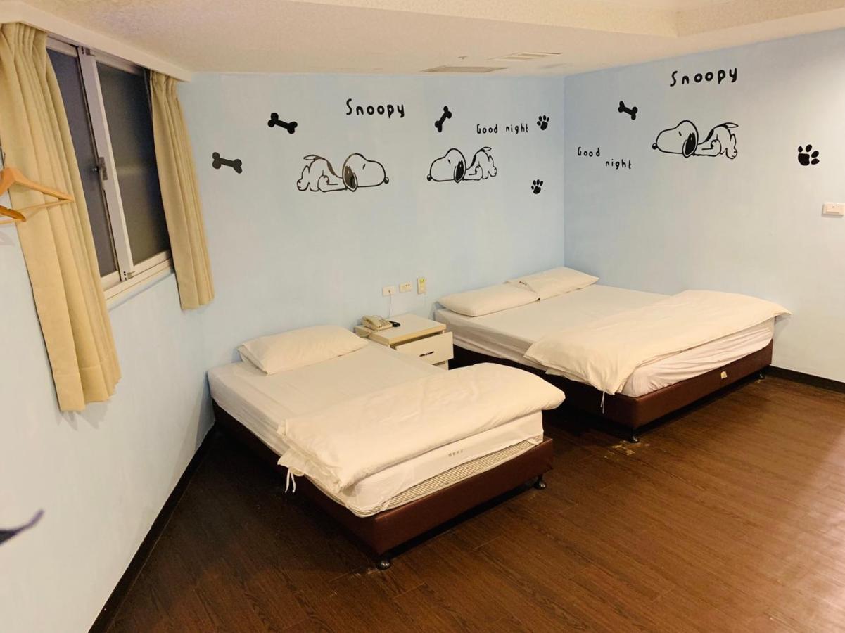 Easyinn Hotel & Hostel Tainan Exterior photo